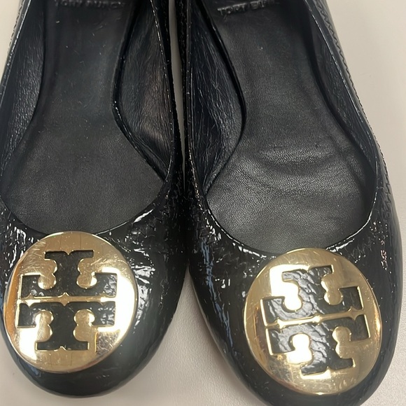 Tory Burch patent leather ballet flats with gold logo size 6 - Picture 3 of 8